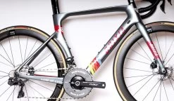 Brixia Alata Disc Custom Racefiets -Speciaalzaak Voor Fietsonderdelen brixia alata 2 medium