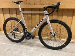 De Rosa SK Pininfarina Disc Custom Racefiets 10 De Rosa SK Pininfarina Disc Custom Racefiets -Speciaalzaak Voor Fietsonderdelen pini6